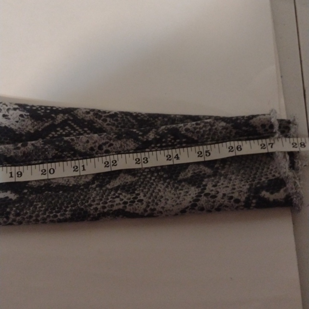 PAIGE Snakeskin hoxton slim Jeans size 29 raw him - Picture 8 of 12